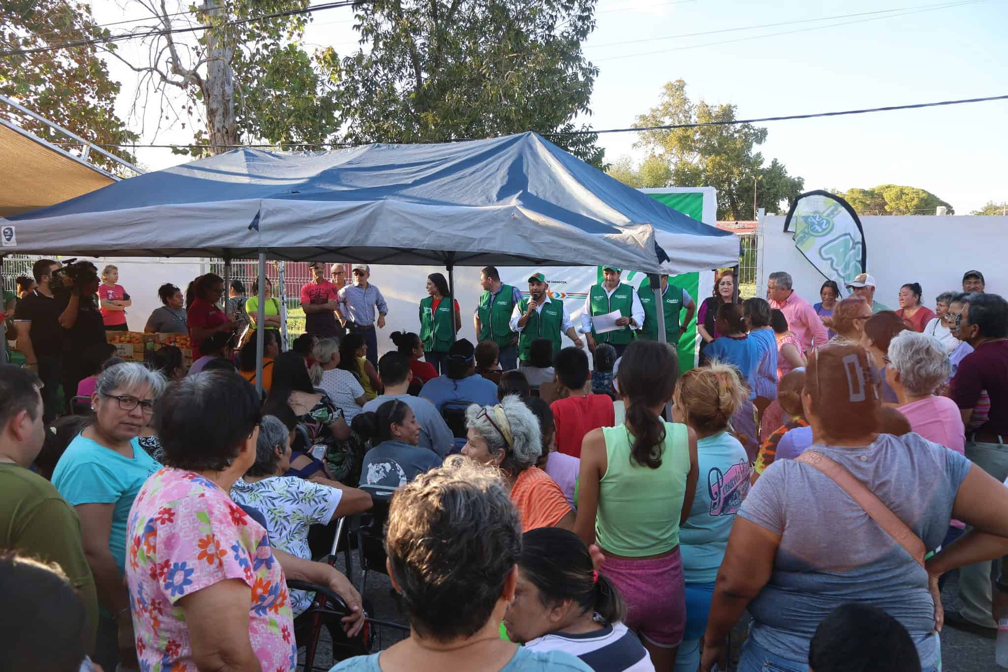 Realizan el "Mercadito Mejora" en la colonia Mundo Nuevo