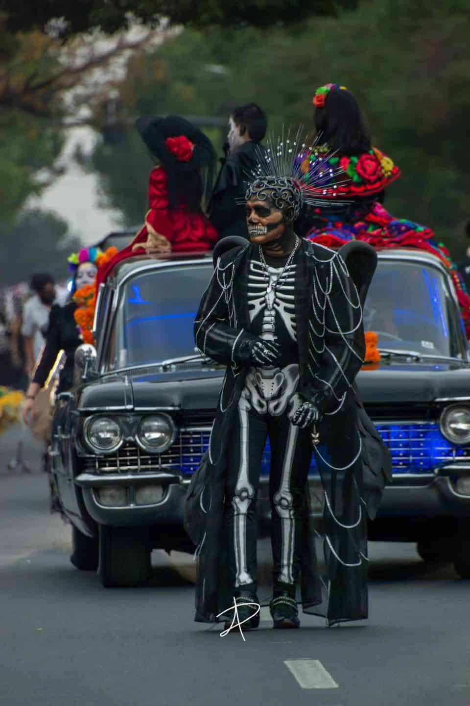 Xantolum celebra su décima edición con desfile de catrinas y catrines