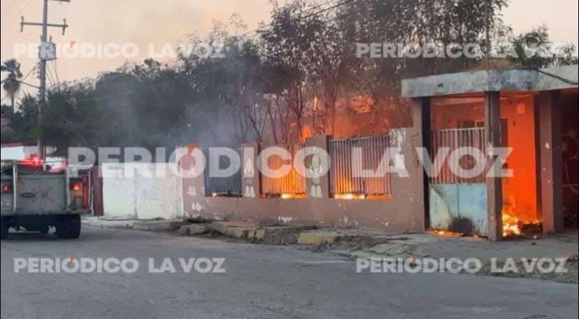 Incendio consume antiguo local en Monclova