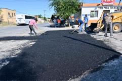 Alcalde de San Buenaventura supervisa trabajos de bacheo en la ciudad