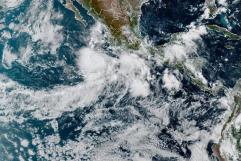 Huracán Narda alcanza Categoría 2 y amenaza costas mexicanas