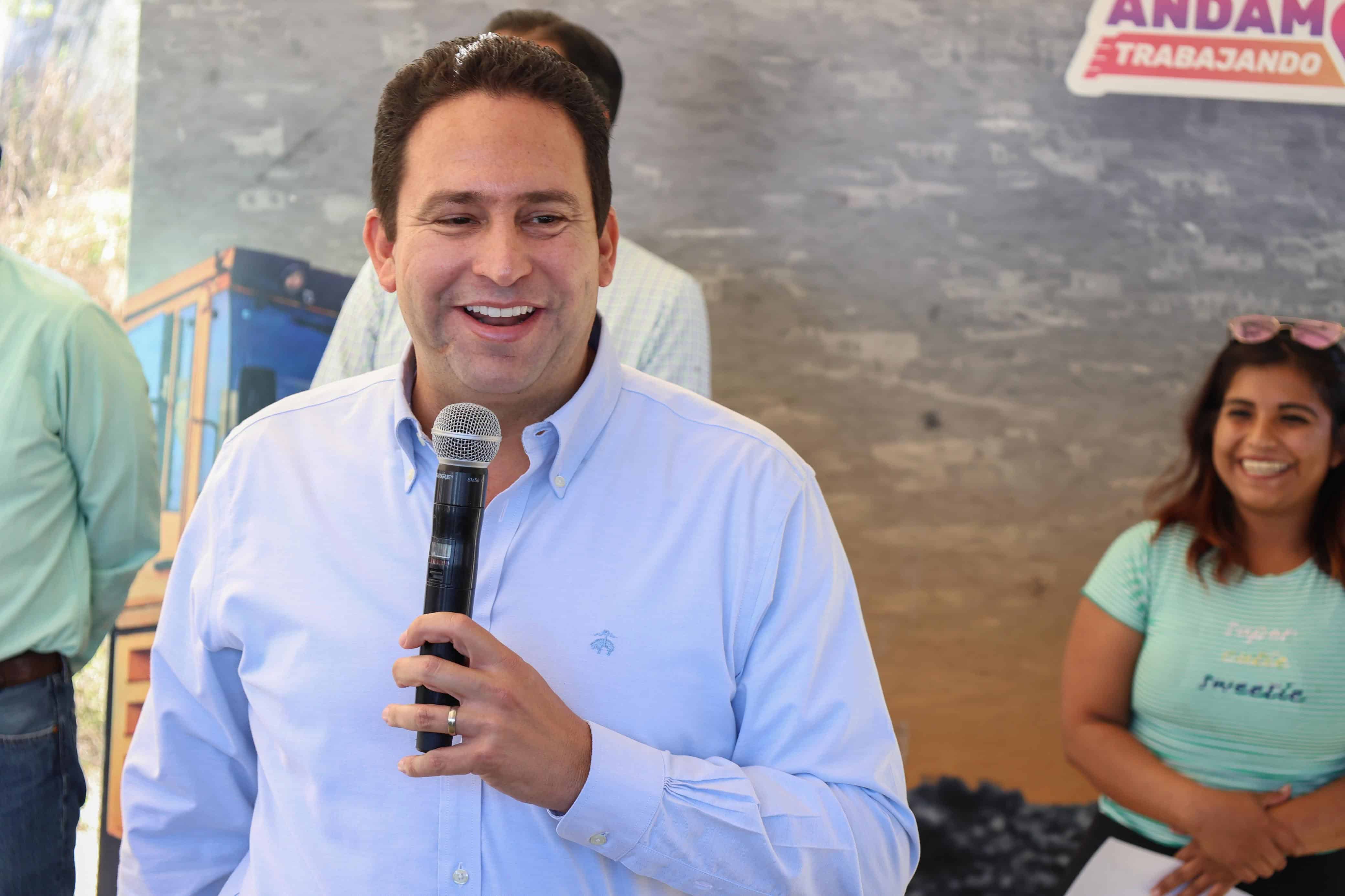 Inversión de 1.7 millones en pavimentación: Javier Díaz González en acción