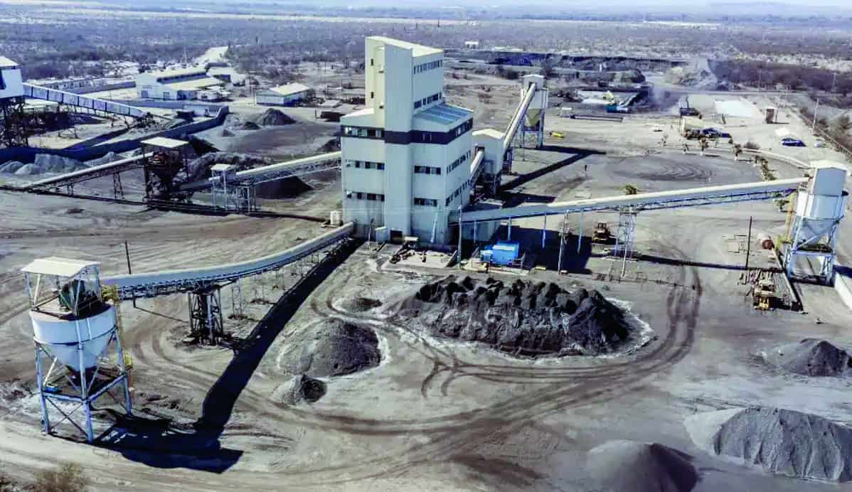 Viudas y deudos honran memoria de mineros desaparecidos en Mina 8