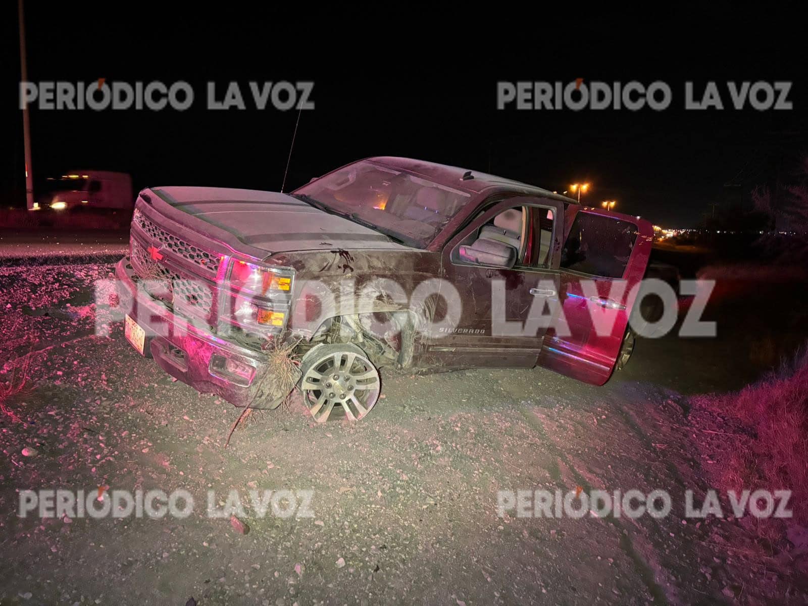 Accidente vehicular en Libramiento Carlos Salinas: conductor pierde control de camioneta