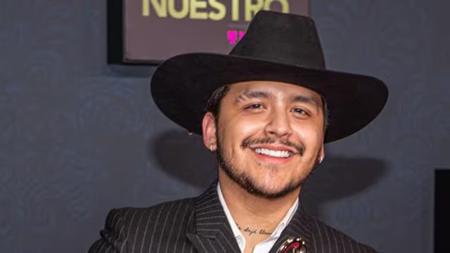 Fiscalía investiga a Christian Nodal y sus padres por falsificación de contratos