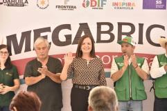 Alcaldesa Sari Pérez Cantú encabeza Brigadas de Salud en Frontera