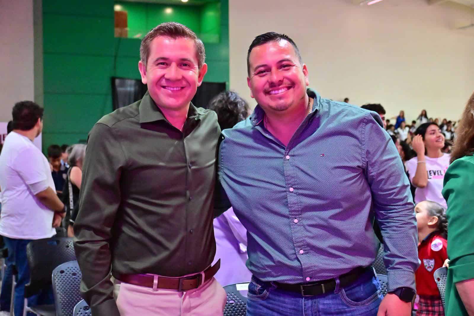 Alcalde de San Buenaventura apoya programa Level Up Coahuila para fortalecer la educación