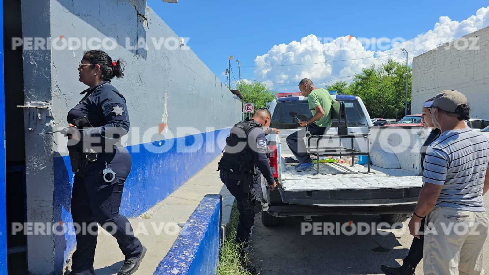 Policía actúa ante incidente con hombre esquizofrenia en colonia Miravalle