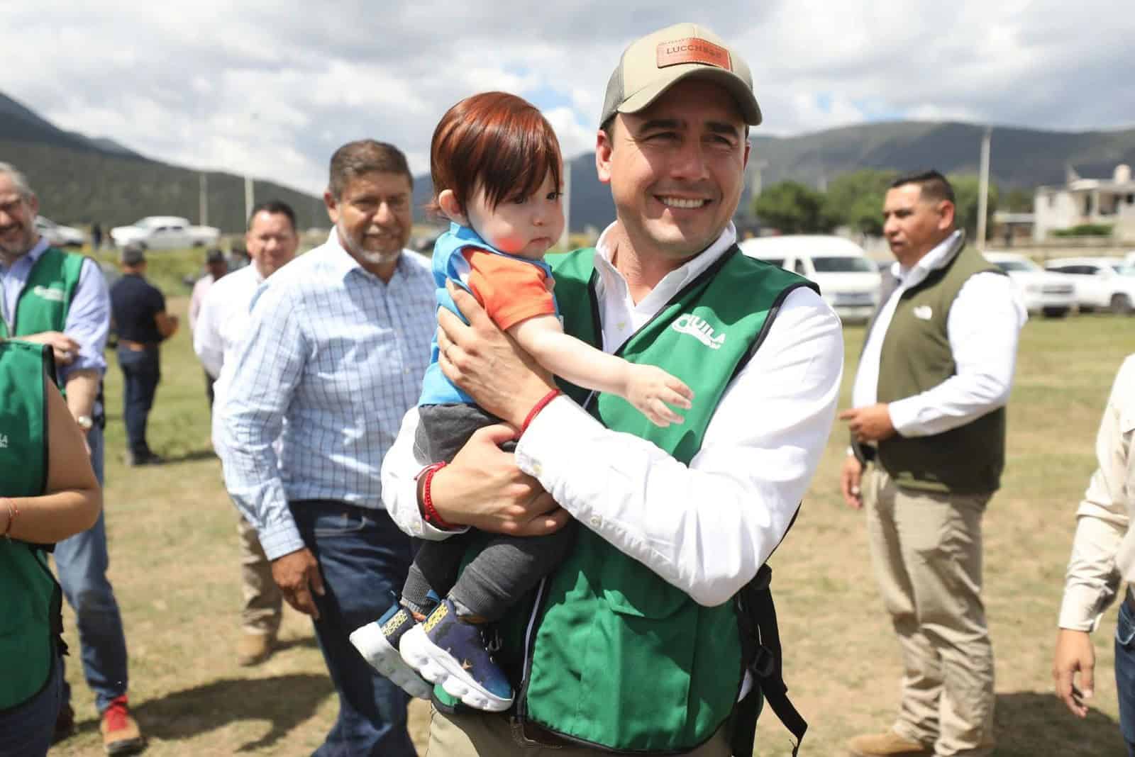 Manolo Jiménez Salinas impulsa Obras Sociales en Arteaga Coahuila