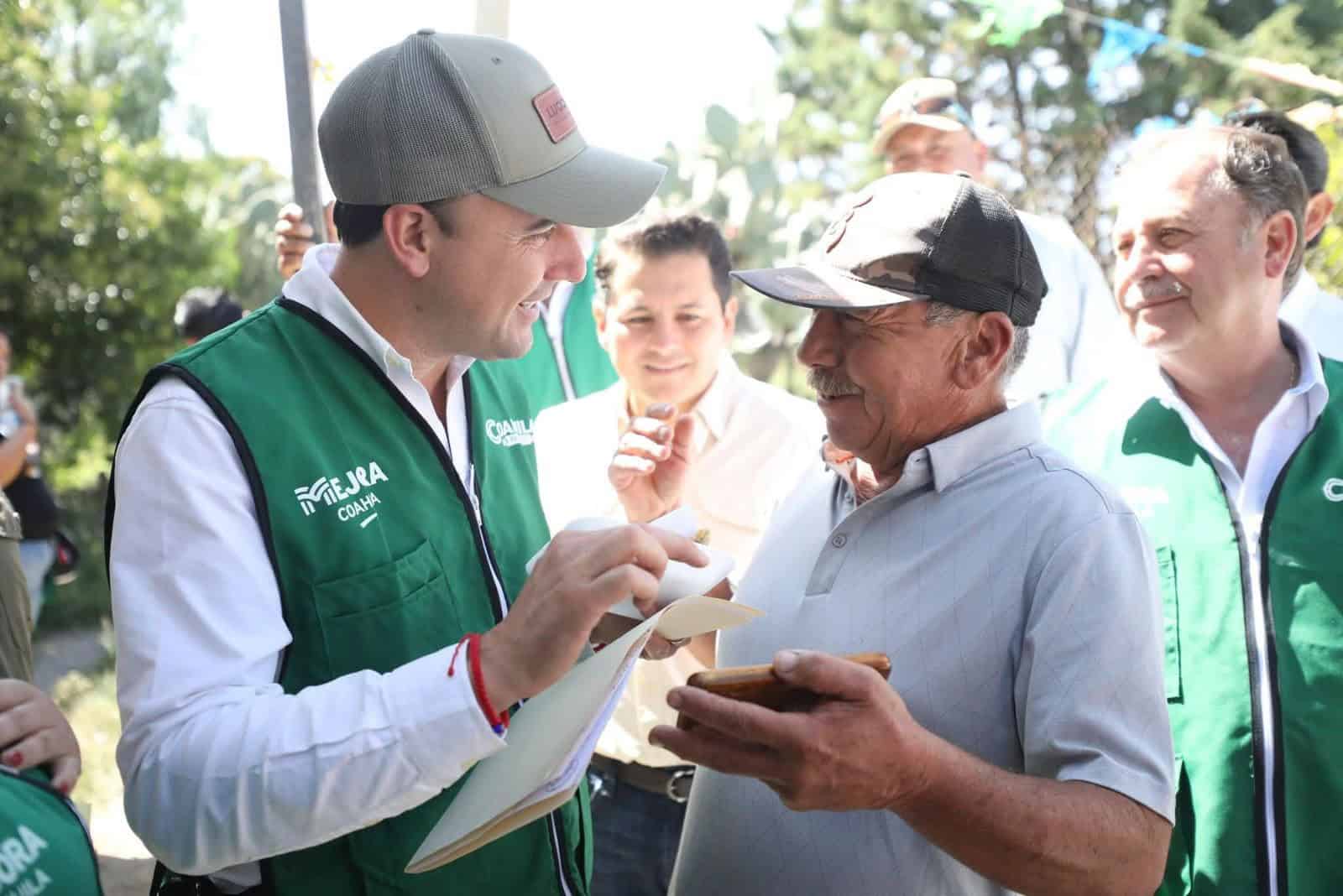 Manolo Jiménez Salinas impulsa Obras Sociales en Arteaga Coahuila