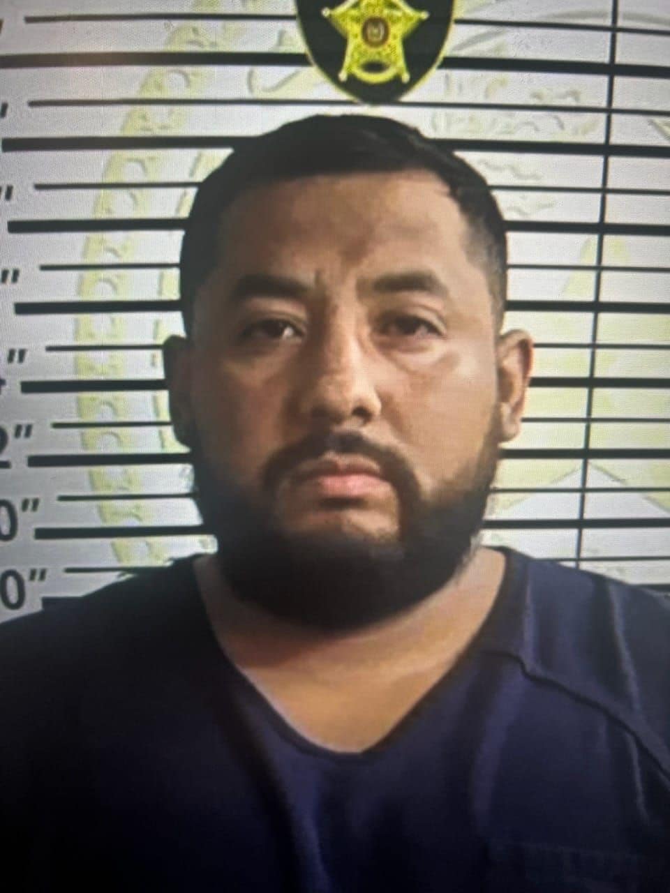 Detienen a mexicano en Eagle Pass con traila y placas falsas
