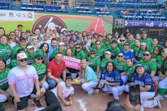 Carlos Villarreal lidera inauguración del Campeonato Nacional de Softbol Femenil en Monclova
