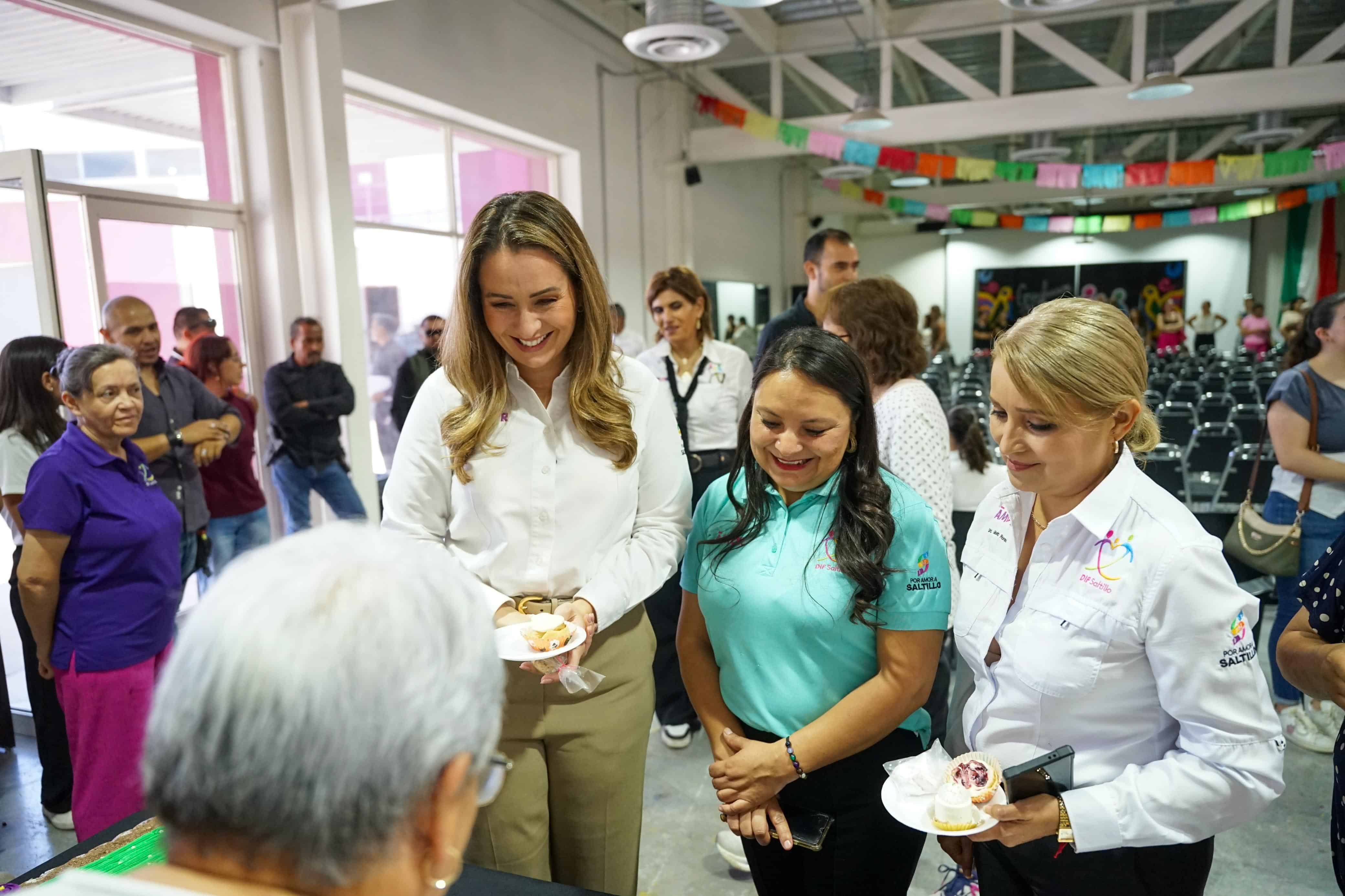 Más de Mil Personas se Gradúan de Talleres del DIF Saltillo