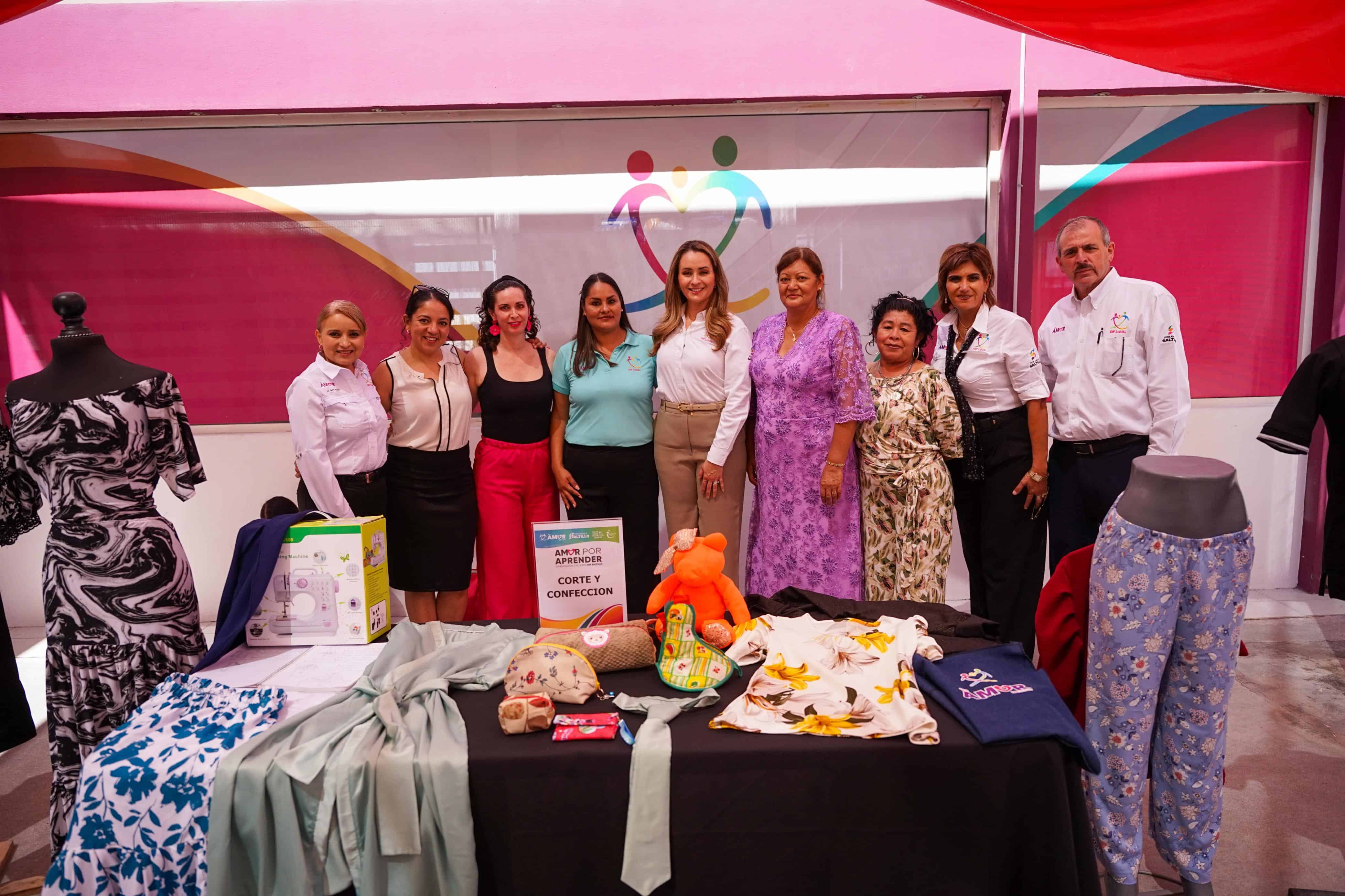 Más de Mil Personas se Gradúan de Talleres del DIF Saltillo
