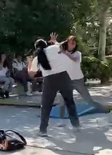 Pelea entre alumnas del CBTIS 239 opaca jornada del Día Naranja en Nava