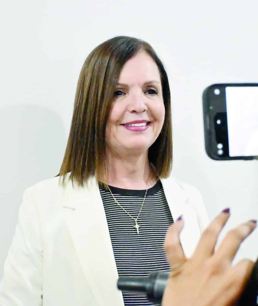 Alcaldesa de Frontera recibe a delegación de Xicotepec en encuentro histórico