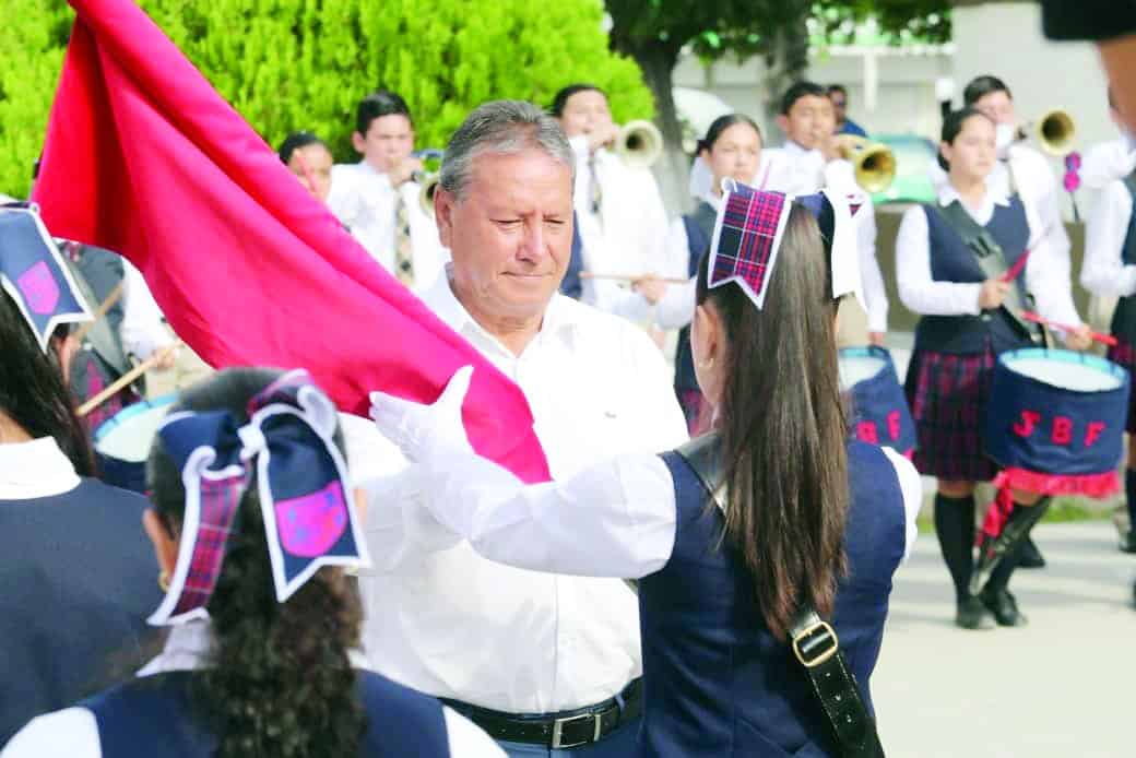Fernando Mondragón destaca valores de la Independencia en San Juan de Sabinas