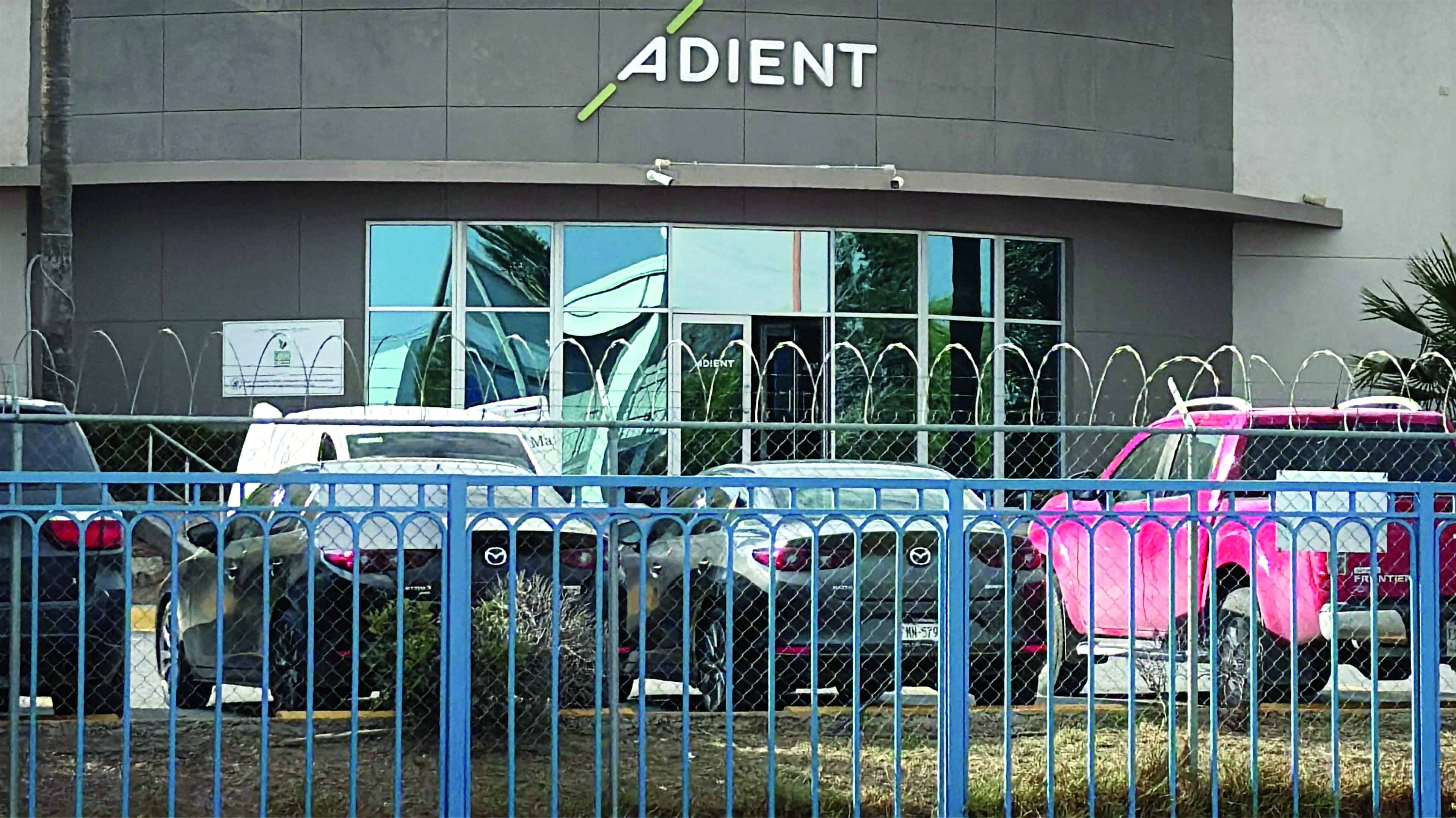 Trabajador de 59 años fallece en planta Adient de Derramadero