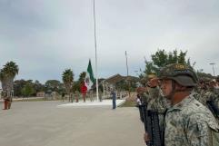 Alcaldesa Laura Jiménez encabeza ceremonia cívica de clausura del mes patrio en Múzquiz