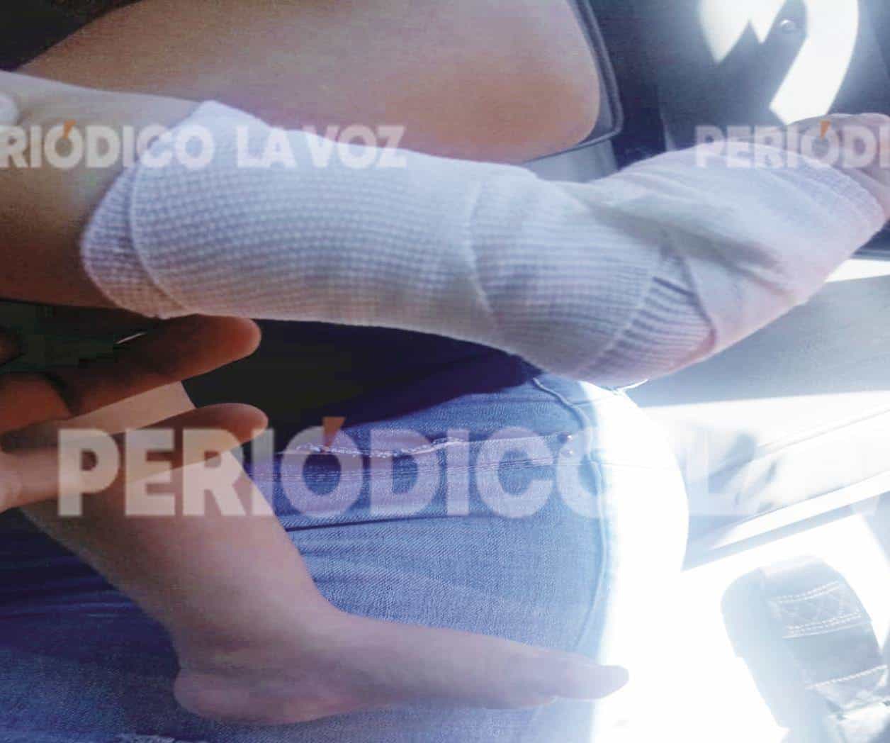 Bebé de meses resulta lesionada tras caer de vehículo en movimiento