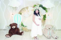 Familia y amigos celebran la bendición de María Reyna con un baby shower