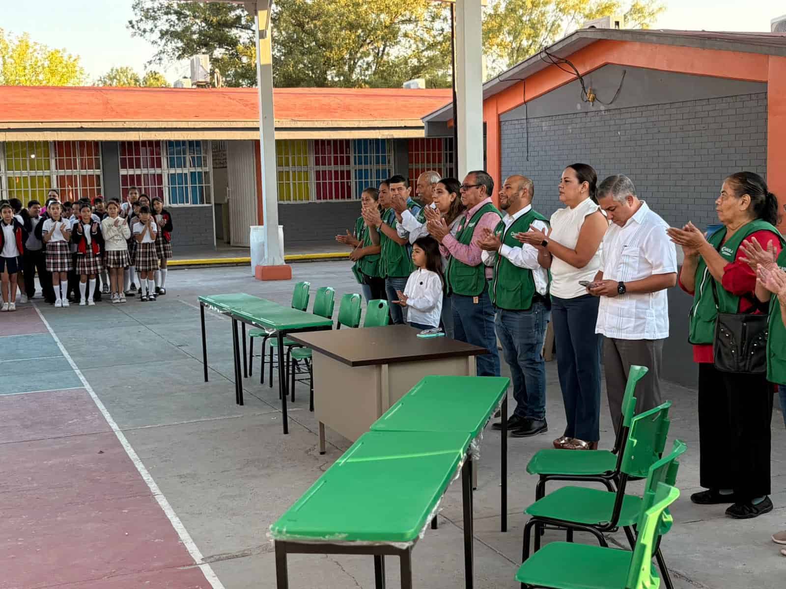Avanza en Piedras Negras la entrega de mobiliario escolar: seis escuelas beneficiadas en primera etapa
