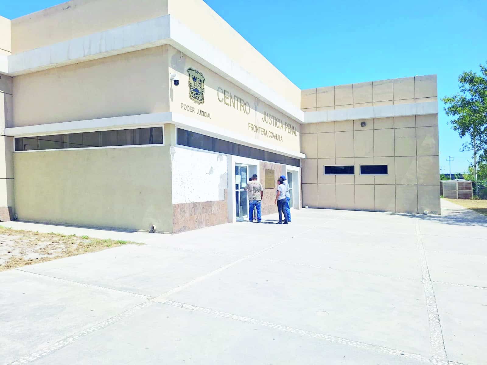 Juez no vincula a proceso a Joaquín N por denuncia de Rocío N