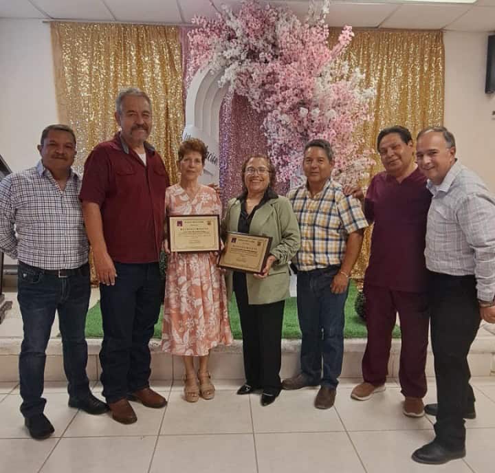 Emotiva despedida a dos grandes pilares del servicio administrativo en Nava