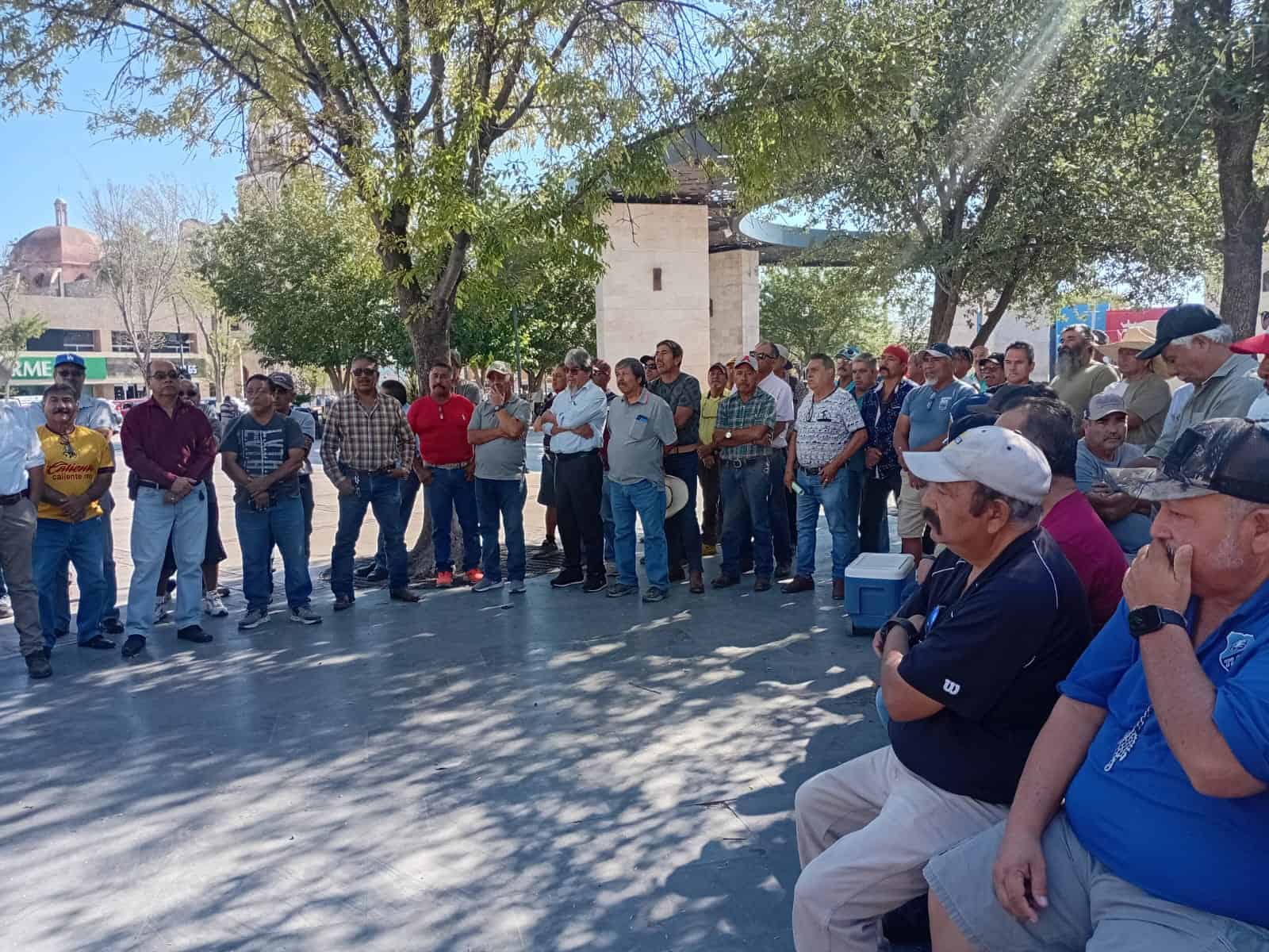 Julián Torres Ávalos lidera grupo de trabajadores de AHMSA en cuestionamientos sobre salarios