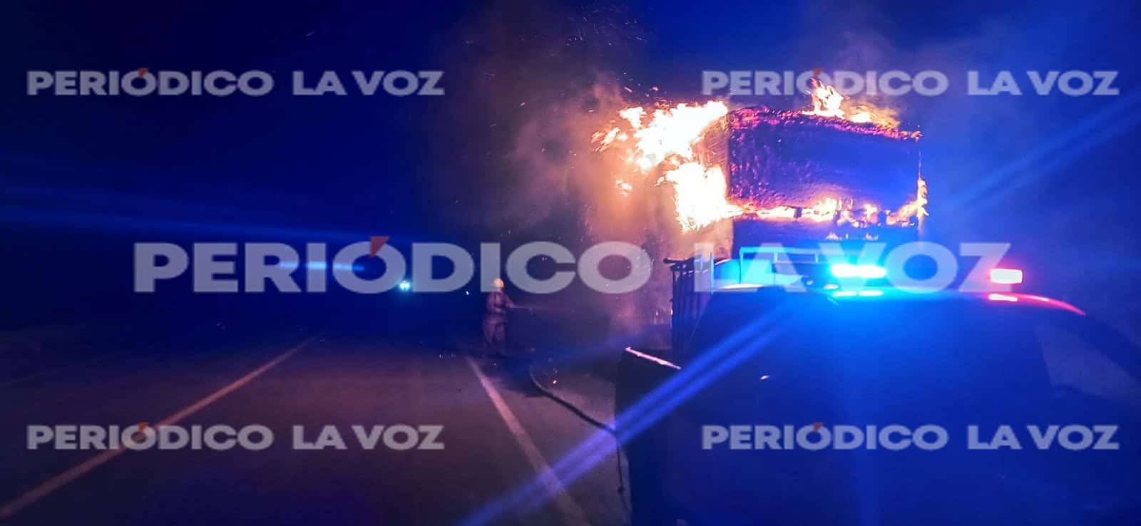 Bomberos y Protección Civil controlan incendio de tráiler en Castaños