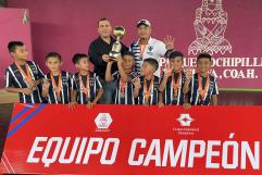 Entrega de galardones en el Carnaval de Campeones 2025 del Club Astros