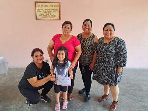 Donan cabello, regalan esperanza: Nava se une a causa contra el cáncer de mama