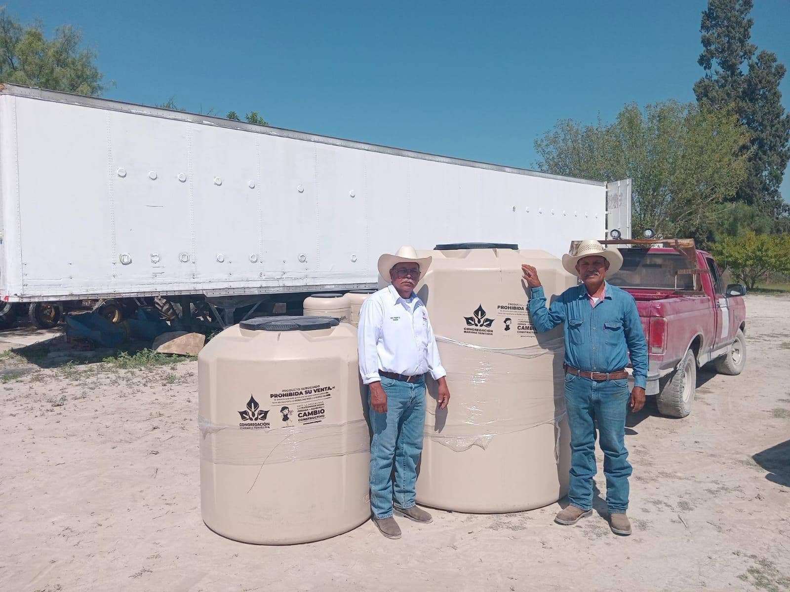 Impulsan campo y hogares en Nava con entrega de semilla y apoyos para el agua