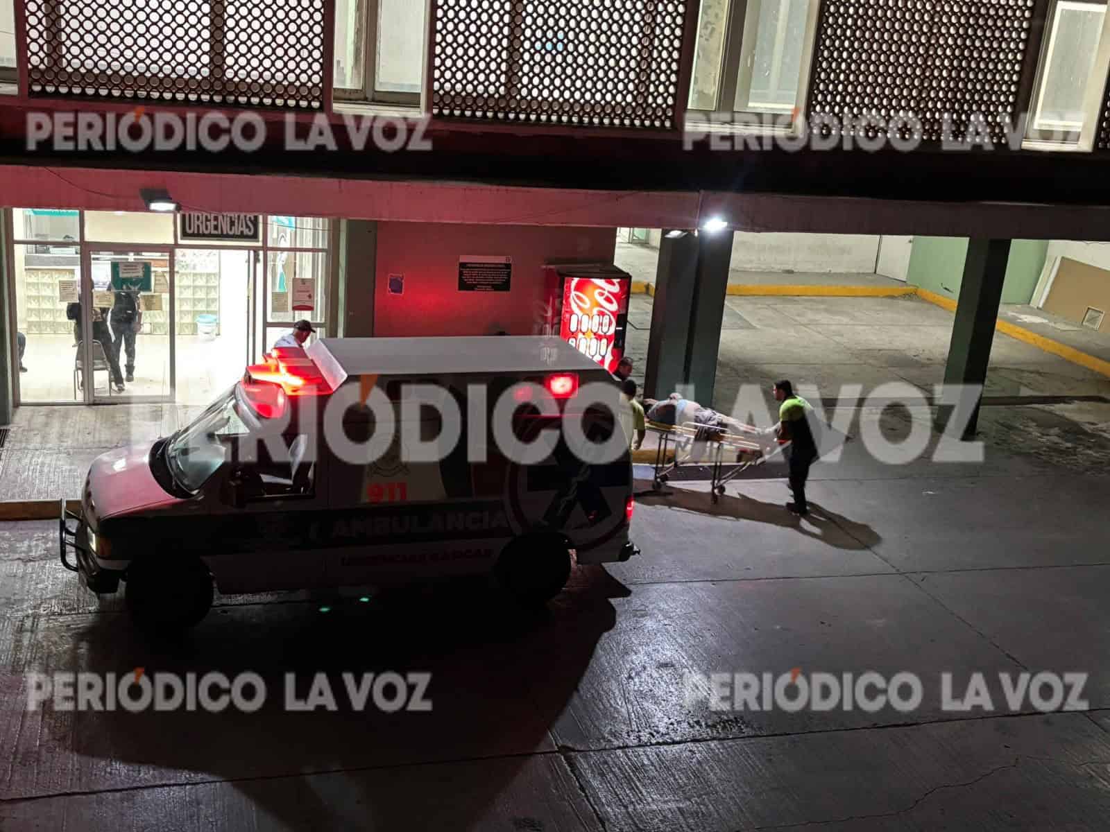 Conductor ebrio choca contra poste en San Buenaventura