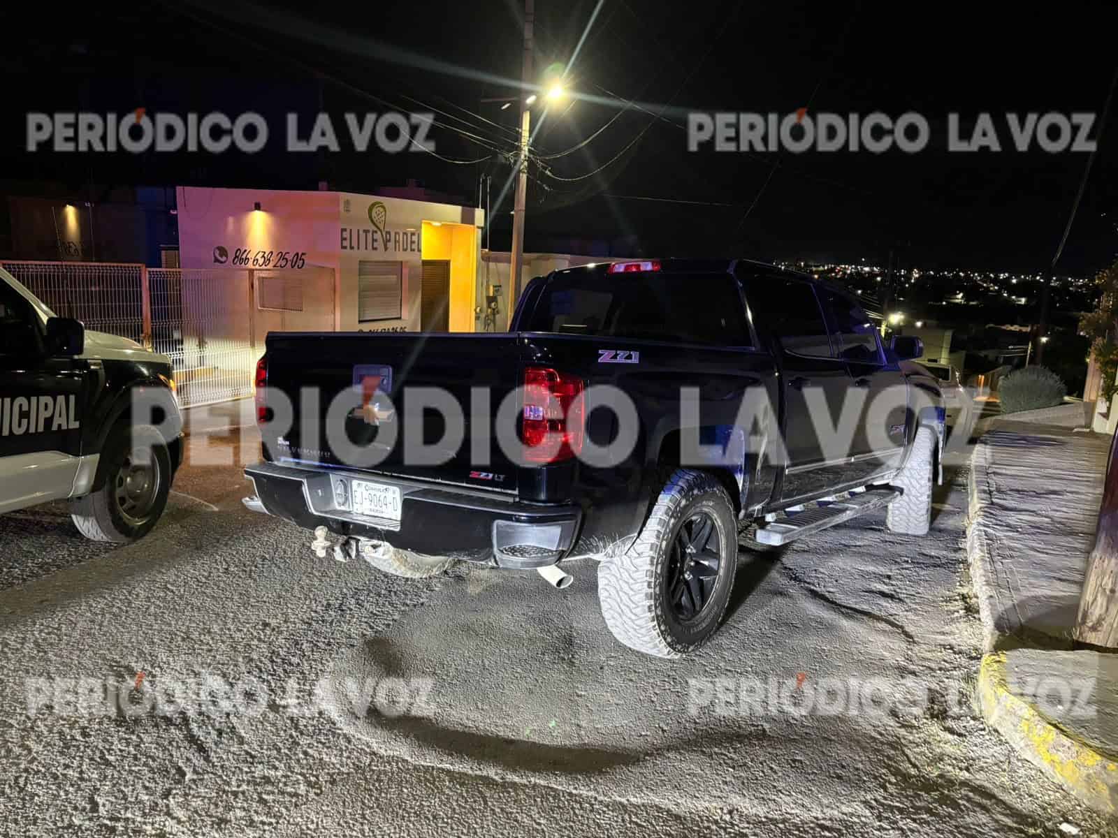 Choque vehicular en Monclova por conductor que impacta vehículo estacionado