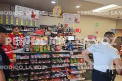 Movilización policiaca tras asalto en tienda de conveniencia