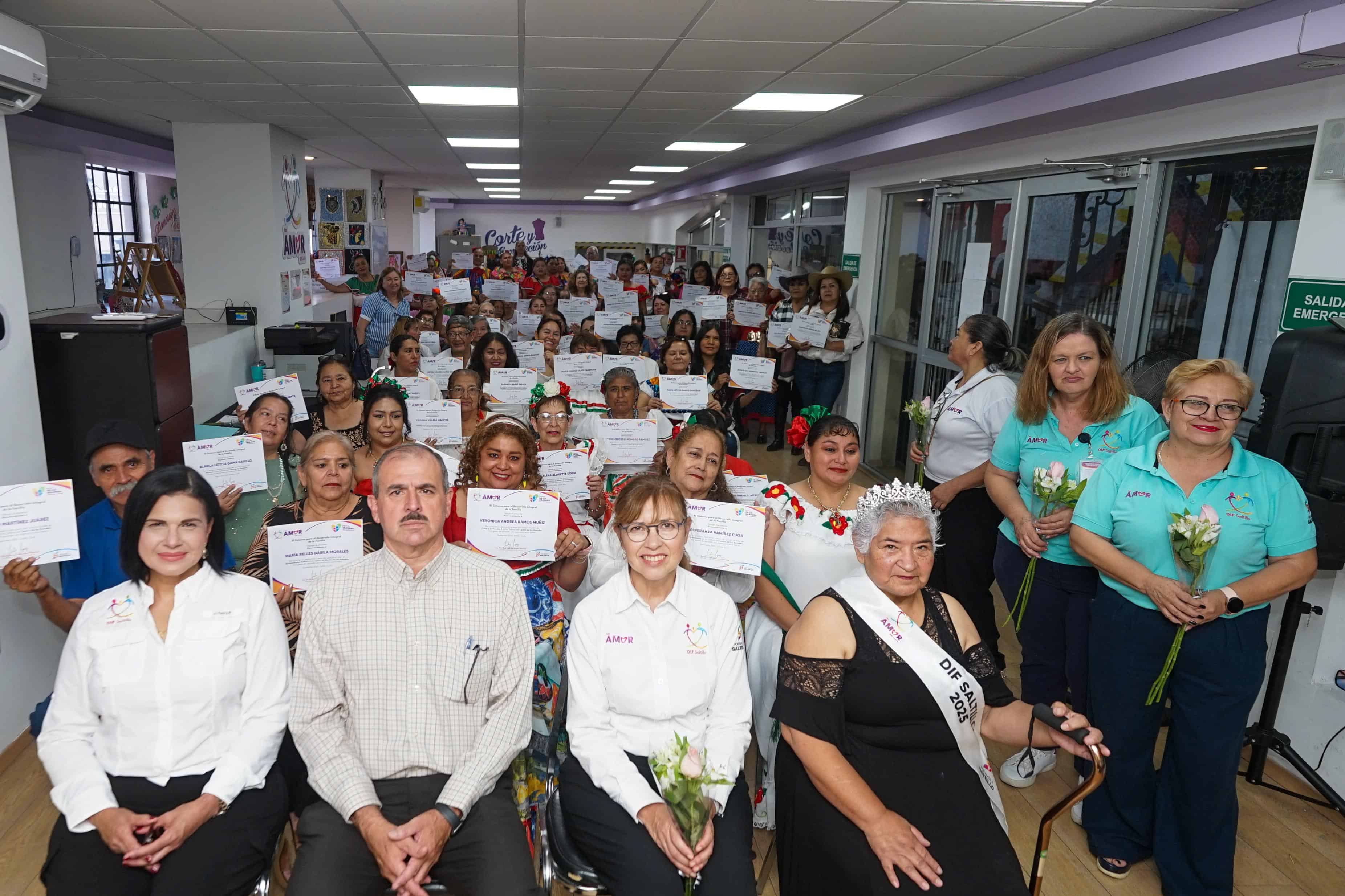 DIF Saltillo celebra logros de participantes en talleres