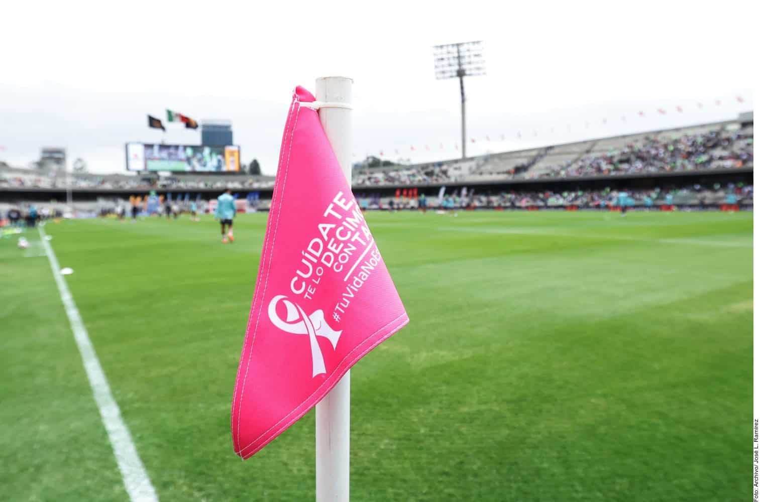 Voit Presenta Balón Rosa para la Campaña de Detección de Cáncer de Mama en la Liga MX
