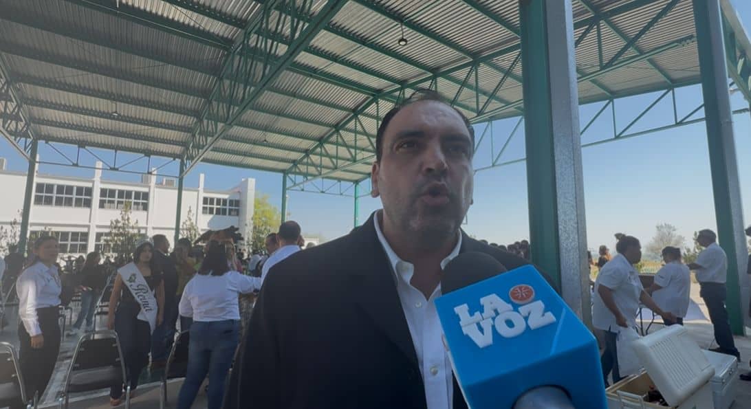 Inversión del Gobierno en Entrega de Mobiliario Escolar en Región Carbonífera