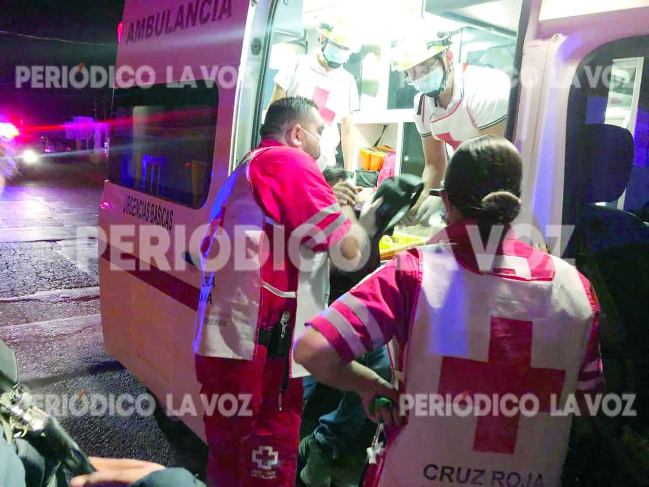 Violento ataque en Monclova deja dos jóvenes gravemente heridos