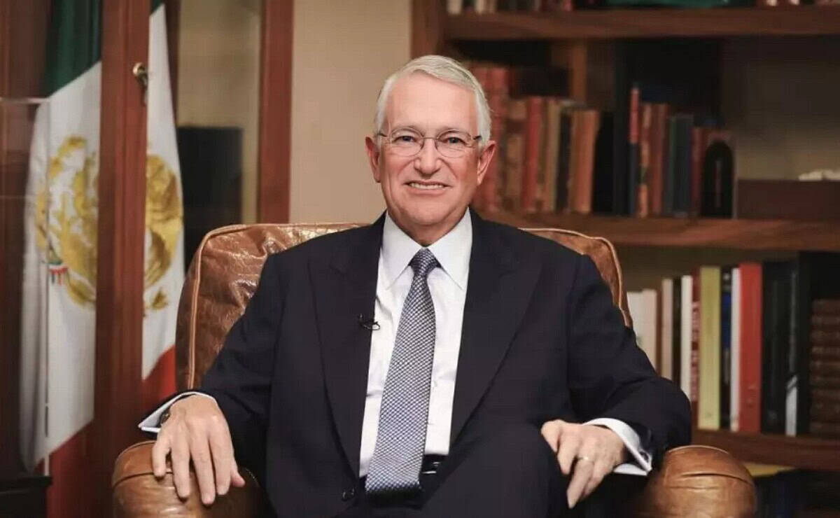 Ricardo Salinas Pliego critica bajos salarios en México