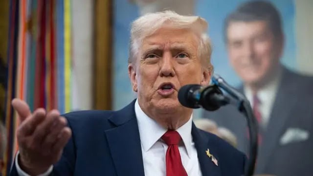 Trump pospone arancel a camiones hasta noviembre
