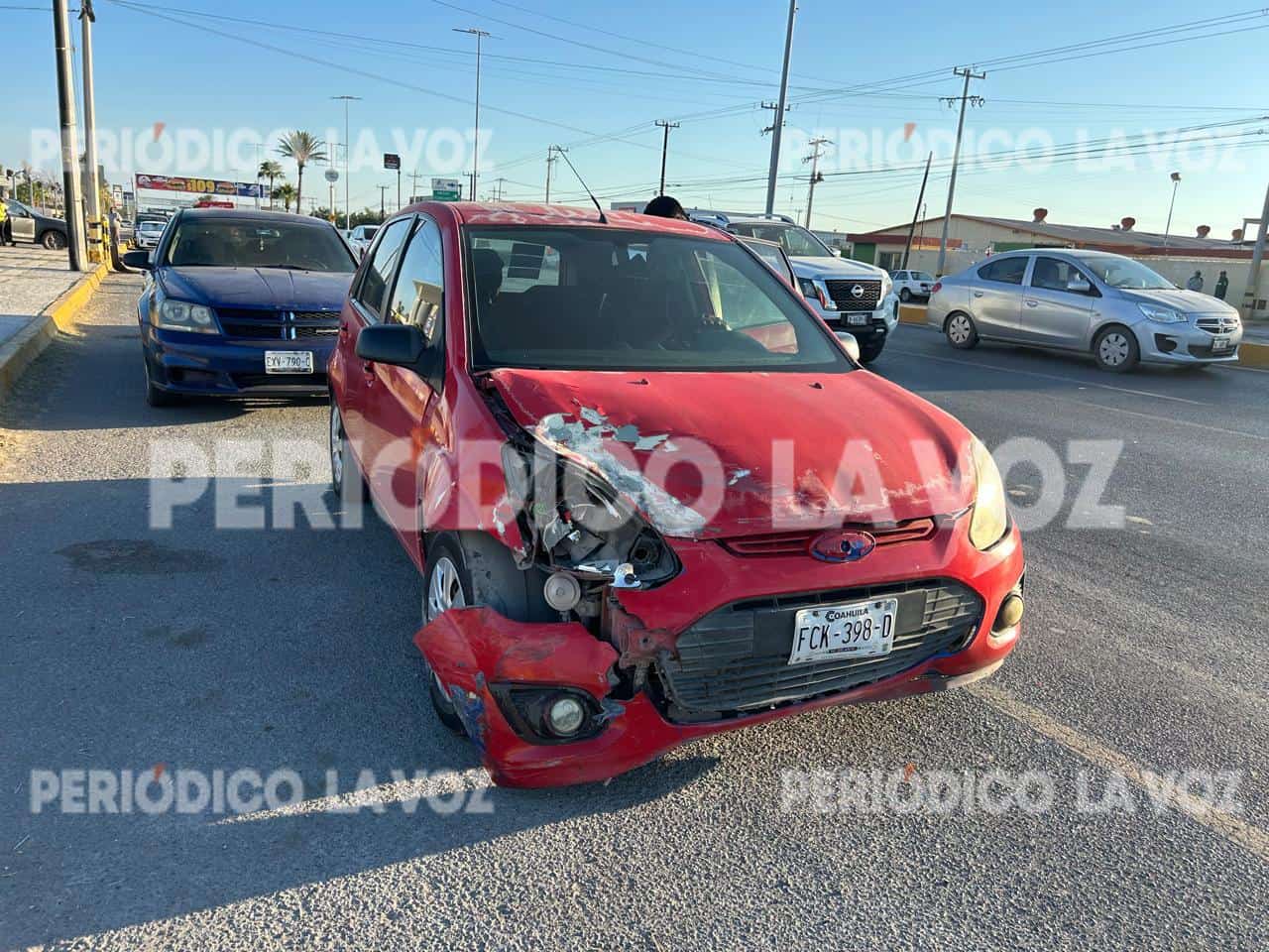 Conductora Distraída Provoca Accidente Vial en Monclova