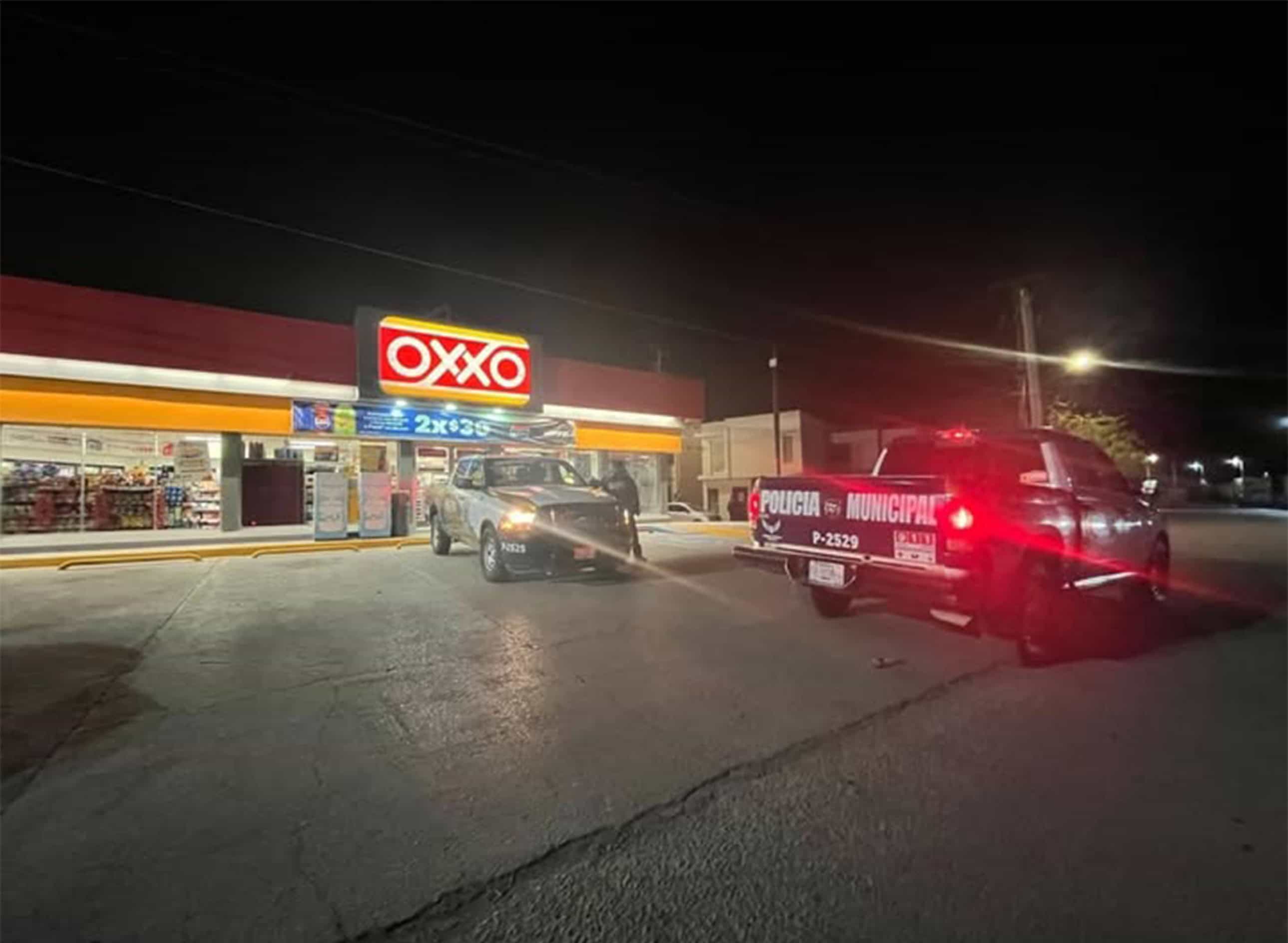 Asaltan tienda Oxxo en colonia Valle de las Flores durante la madrugada