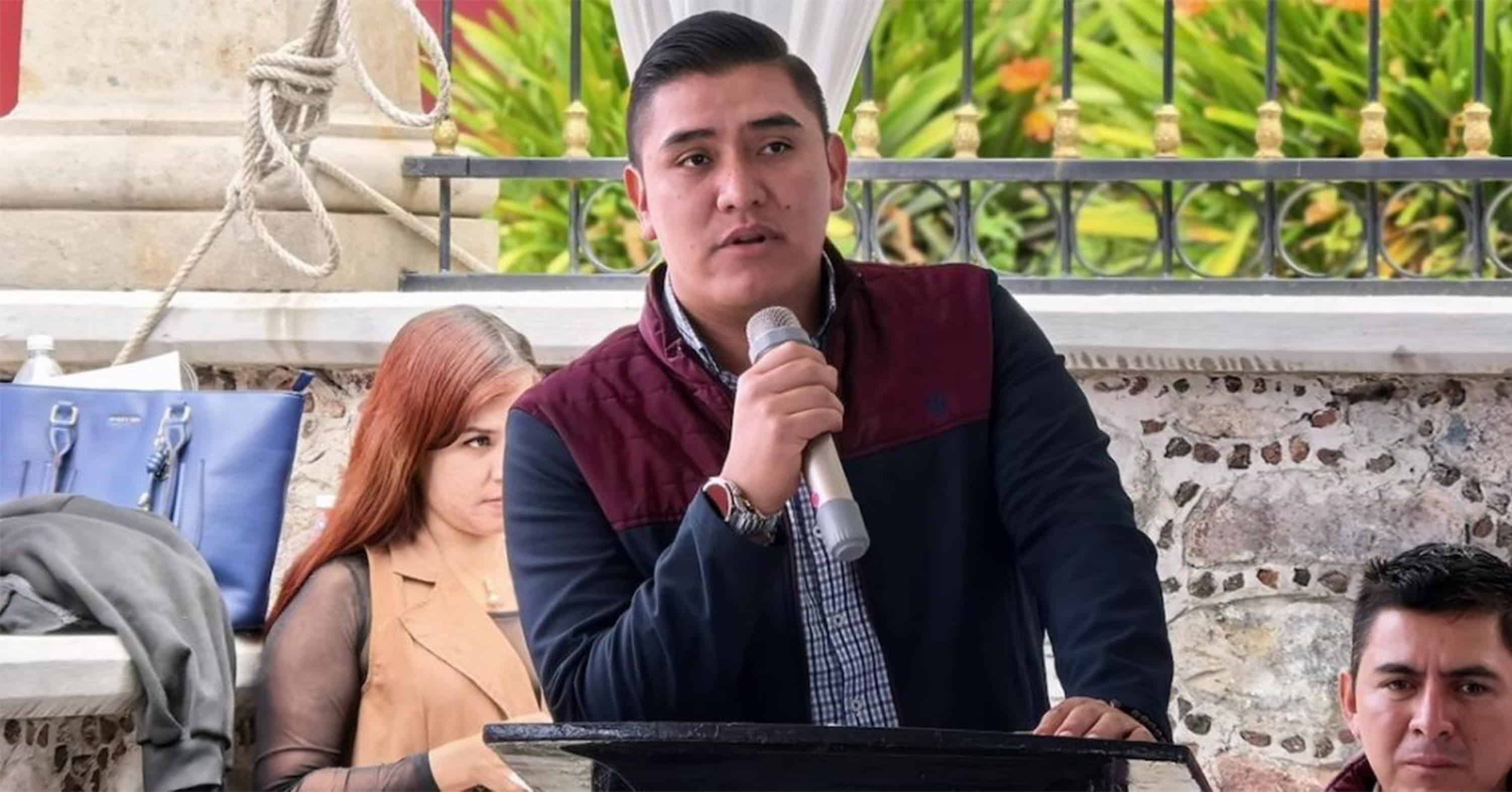Diputado insiste en ley contra memes, pero da marcha atrás en proteger a políticos