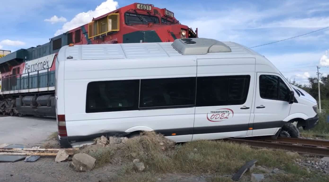 Impactante accidente ferroviario en Nava