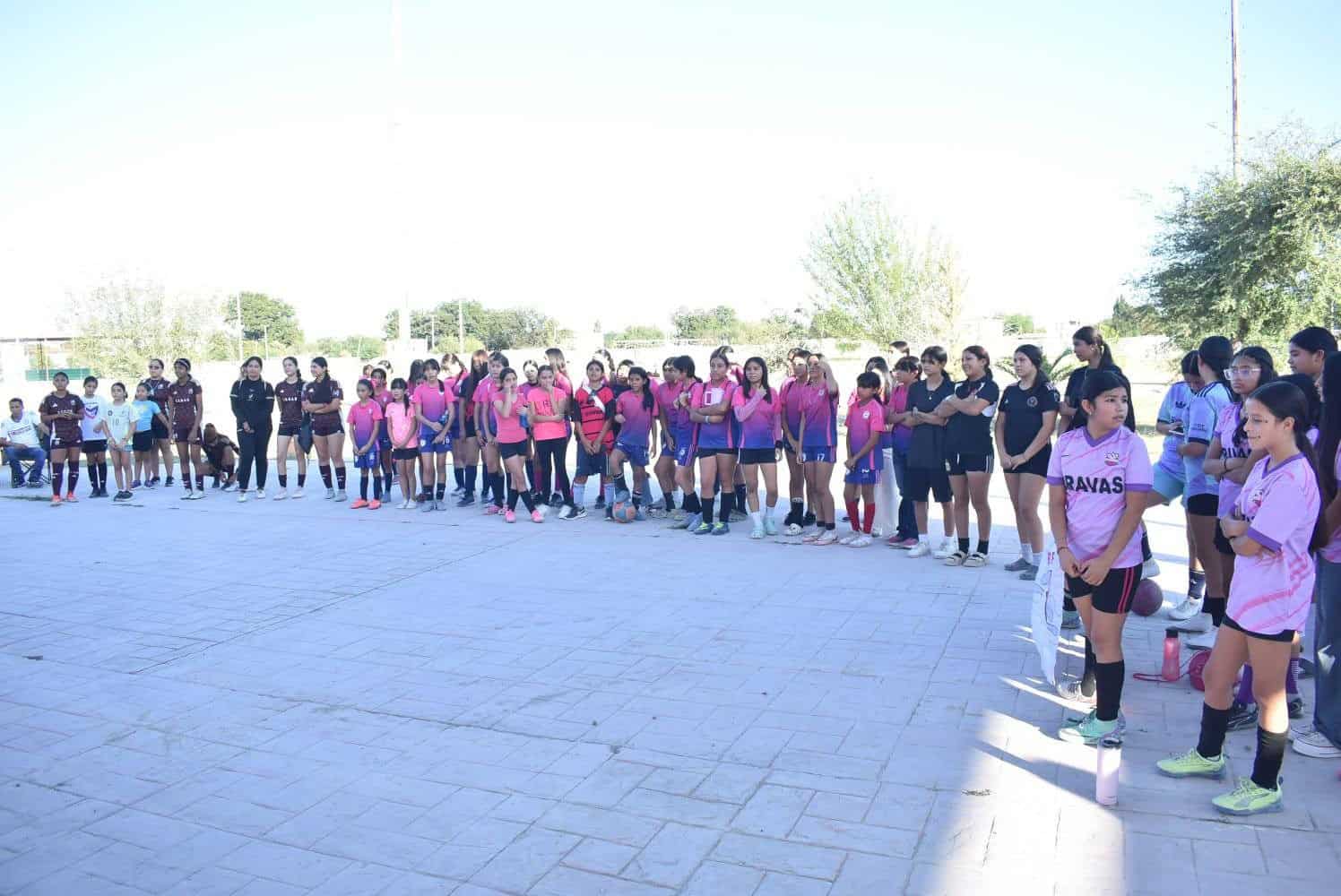 Celebran inauguración y premiación de la Liga Femenil en Nava
