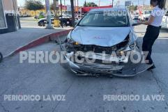 Accidente en Monclova por conductor que desobedece semáforo