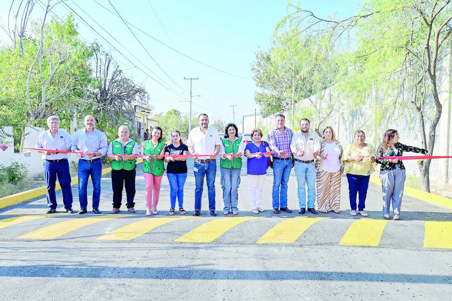 Entregan Pavimentación de la Calle Álamo en Monclova