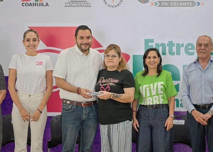Alcalde de Monclova y DIF Coahuila entregan lentes gratuitos para cuidar la salud visual